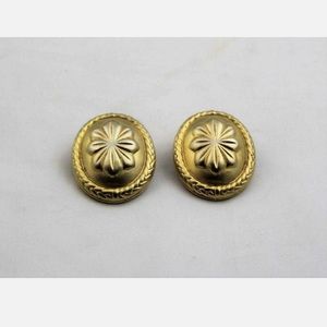 Oscar de la renta clip on gold earrings